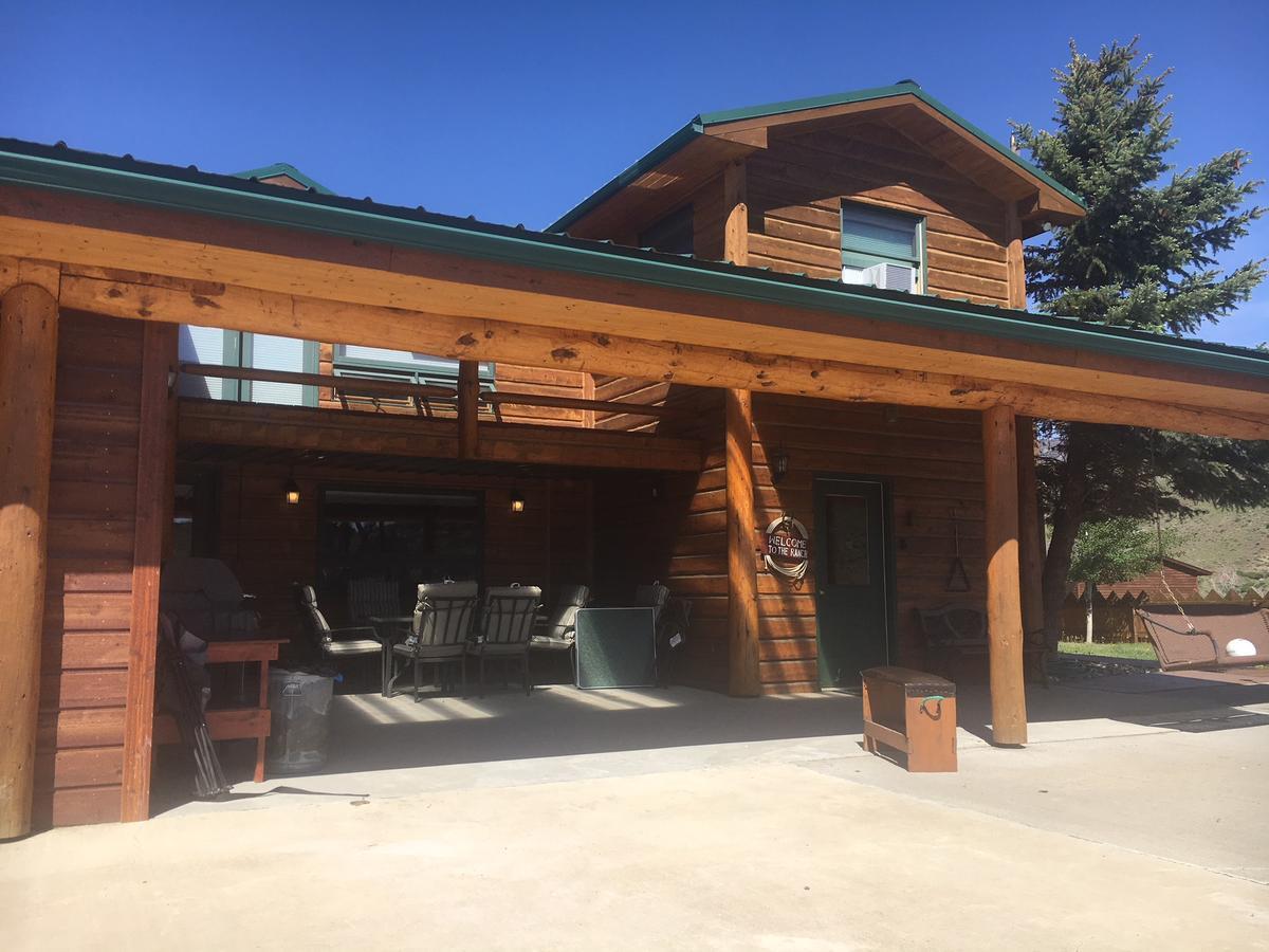 Yellowstone Valley Vacation Lodge Cody Exterior photo