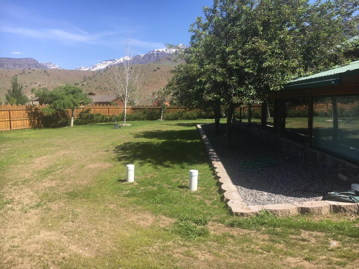 Yellowstone Valley Vacation Lodge Cody Exterior photo